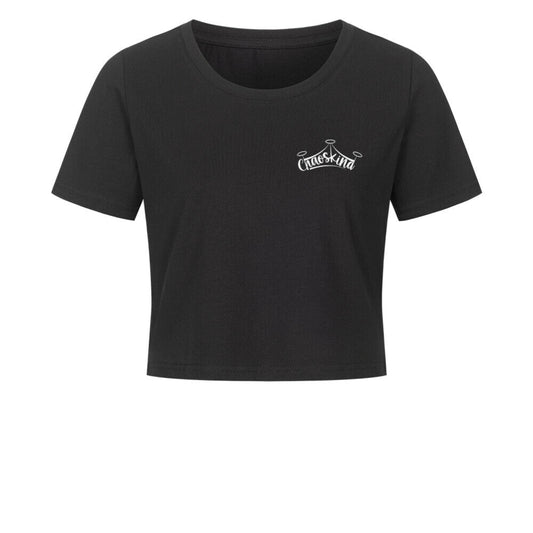 Vorderansicht schwarzes Crop Shirt mit Chaoskind Logo